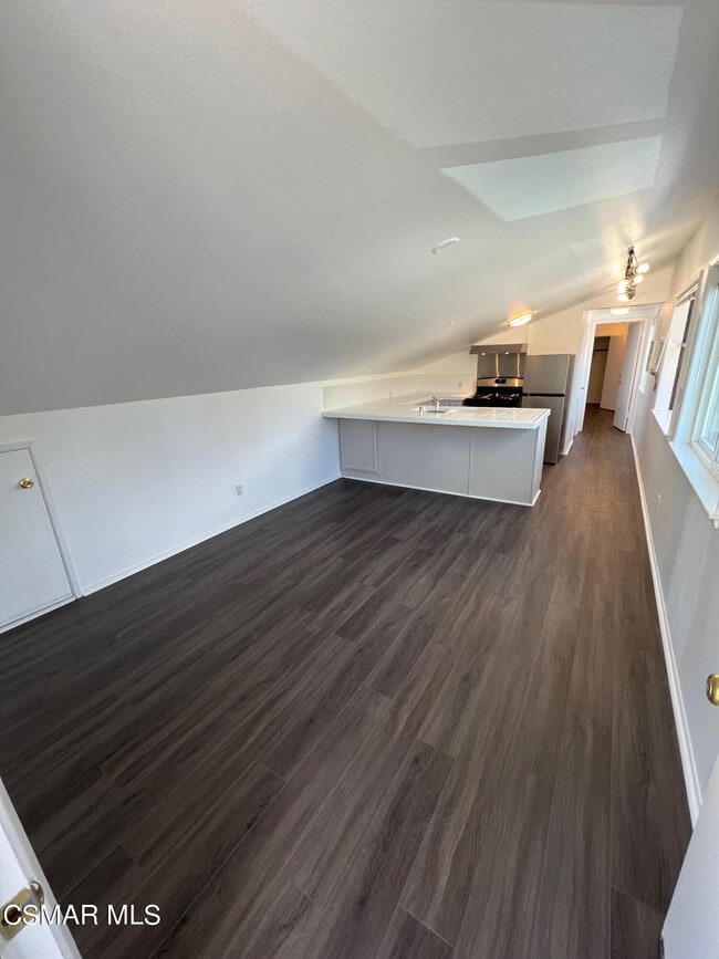 Foto del edificio - 1415 E Hillcrest Dr
