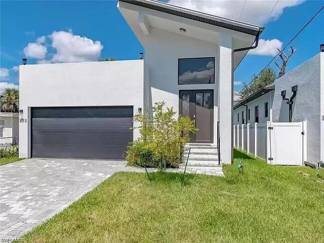 Building Photo - 3013 Lunar St