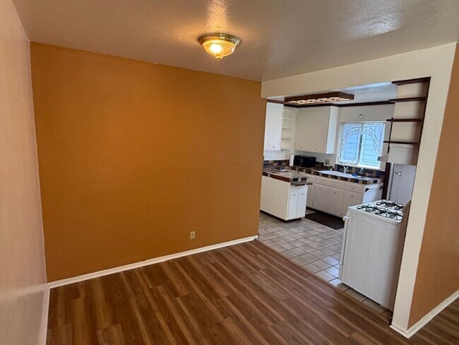 Building Photo - Central Richmond 2-Bedroom Home Near City ...