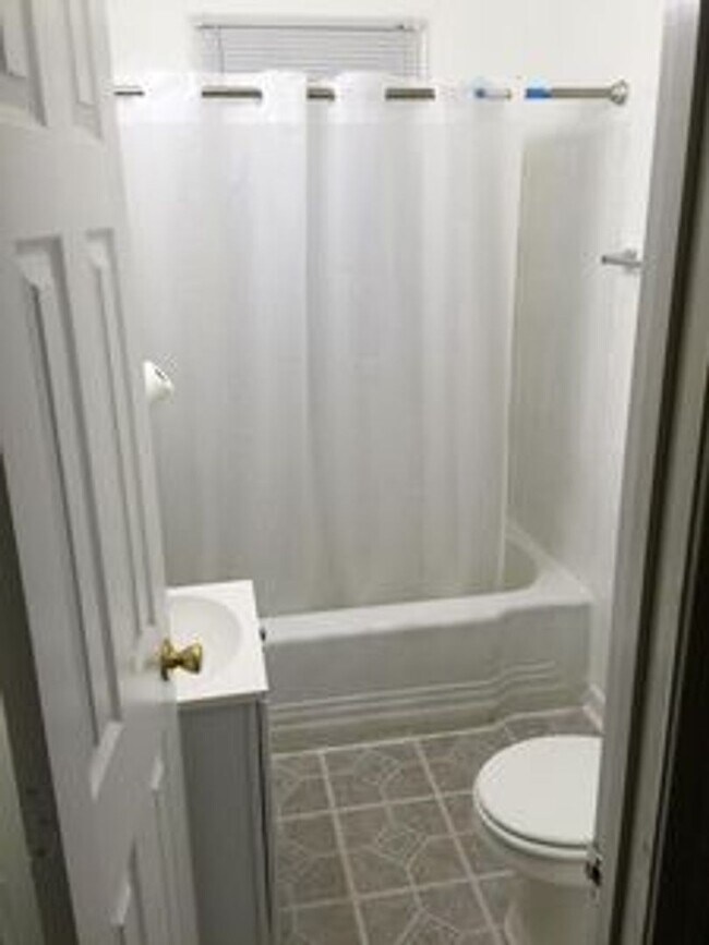Building Photo - 3 bed house in Church Hill! Enjoy great lo...