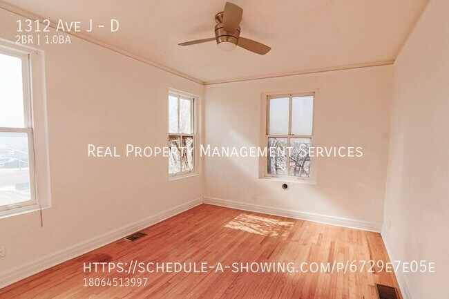 Foto del edificio - Nice, Large Loft Located Downtown with 2 B...
