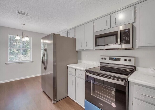 Foto del edificio - Charming ranch-style home located in the heart of Hinesville
