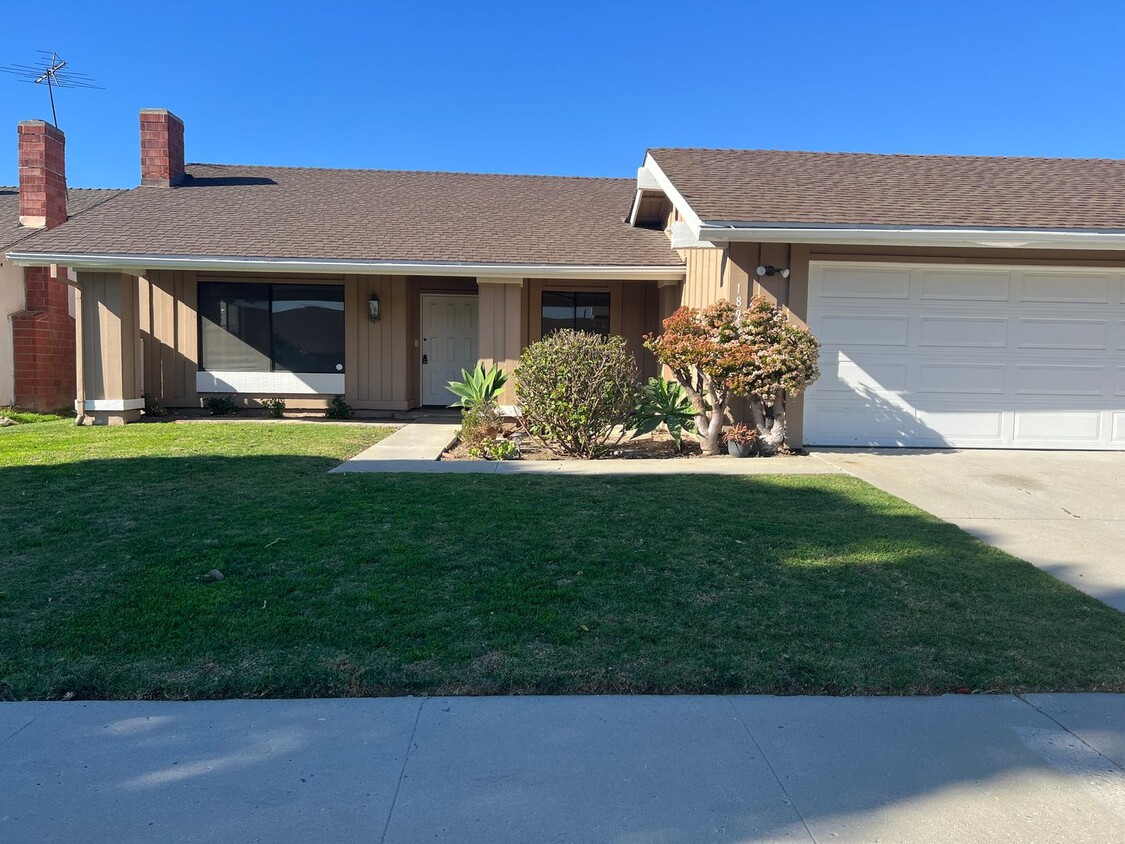 Primary Photo - Ventura 3+2 bedroom single family home!