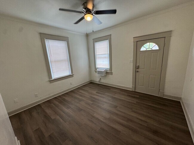 Foto del edificio - Charming 1BR Apartment in Bristol, TN - Cozy Living Awaits!