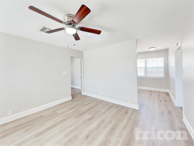 Foto del edificio - 3909 W Wallace Ave