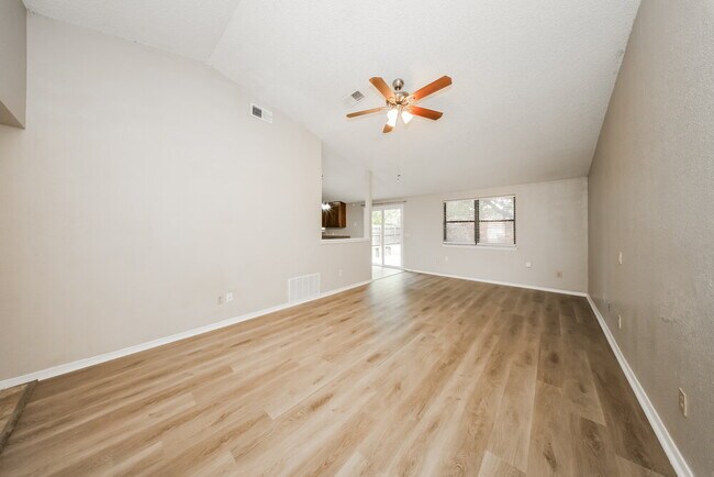 Building Photo - 11612 Wallace Ave