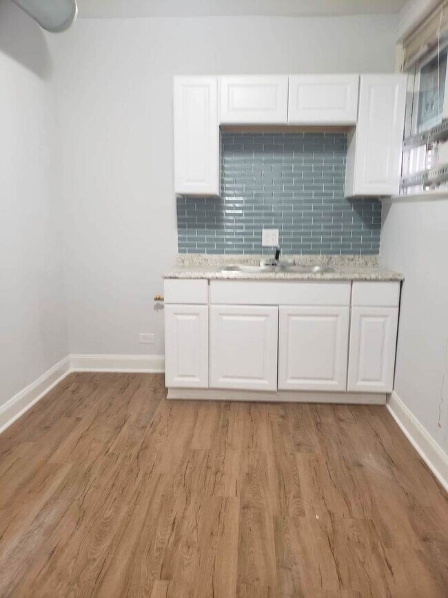Foto del edificio - 936 E 80th St