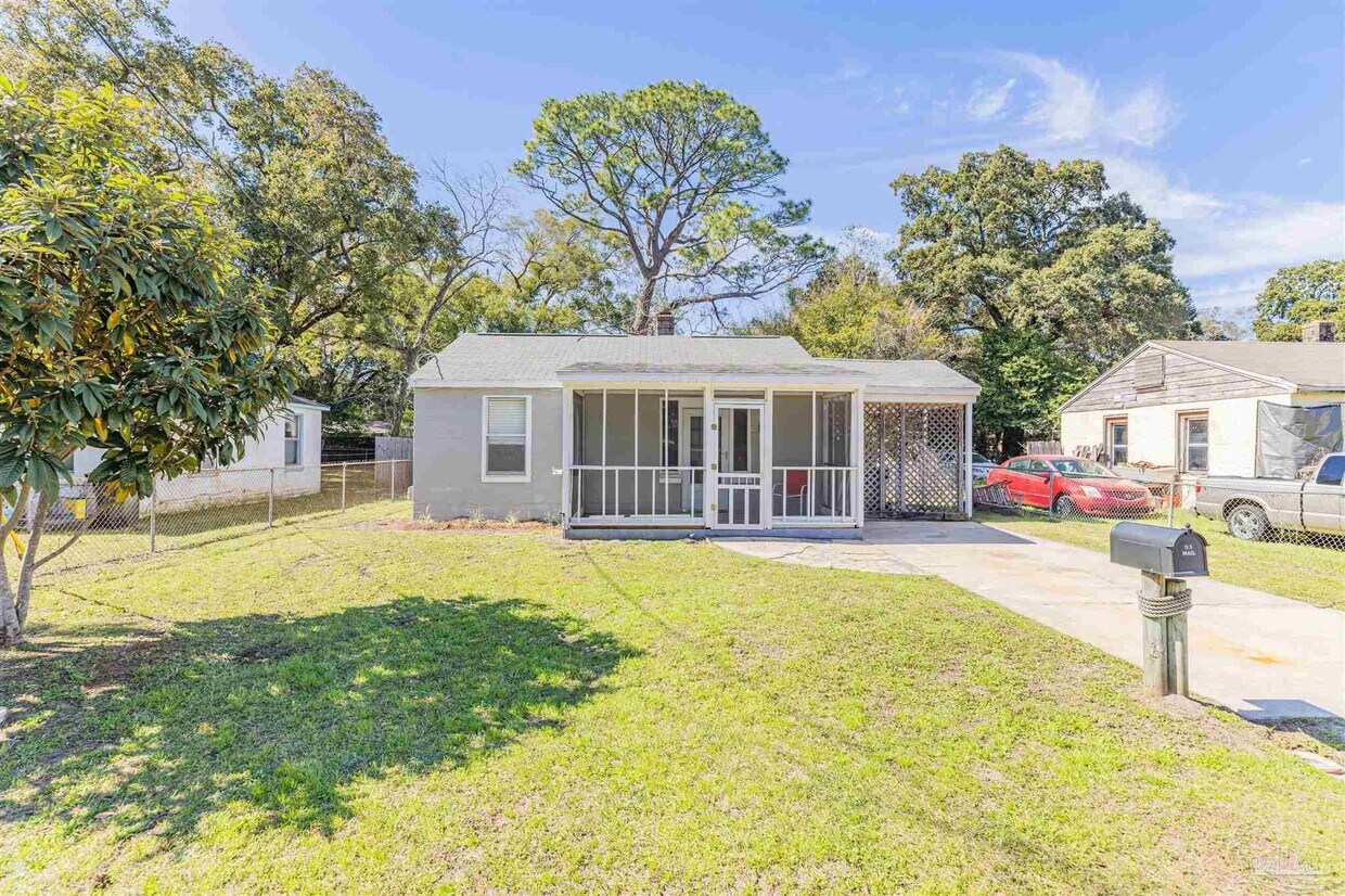 Foto principal - 105 N Harris St