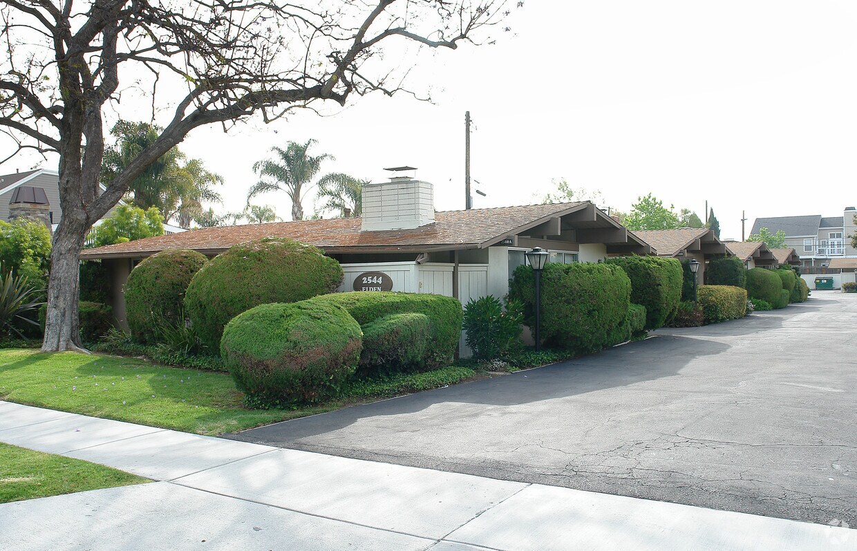Foto principal - 2544 Elden Ave