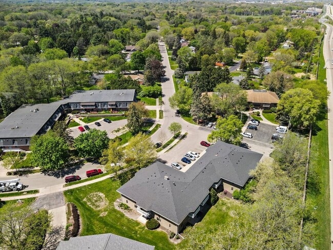 Building Photo - 4934 Whitcomb Dr