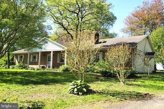 Building Photo - 163 Scroggy Rd
