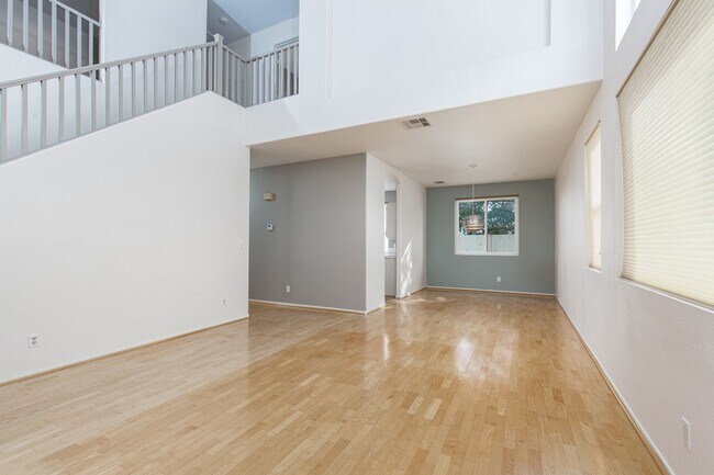 Building Photo - 256 Horizon Pointe Cir