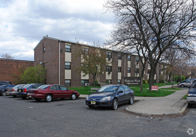 Building Photo - Catherine Court Apartments