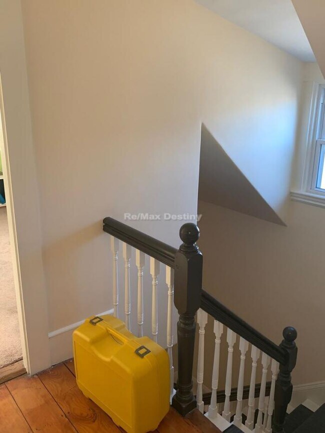Building Photo - 4 bedroom in Somerville MA 02145