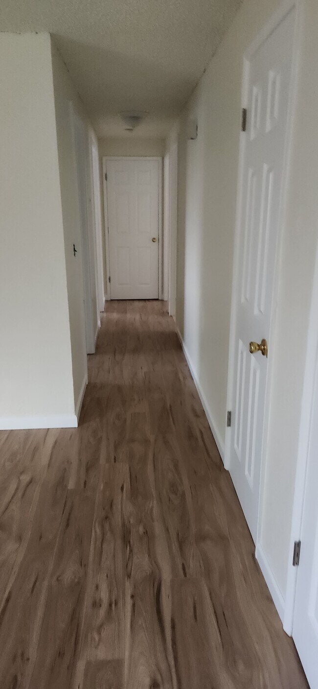 Foto del edificio - 800 Narregan St