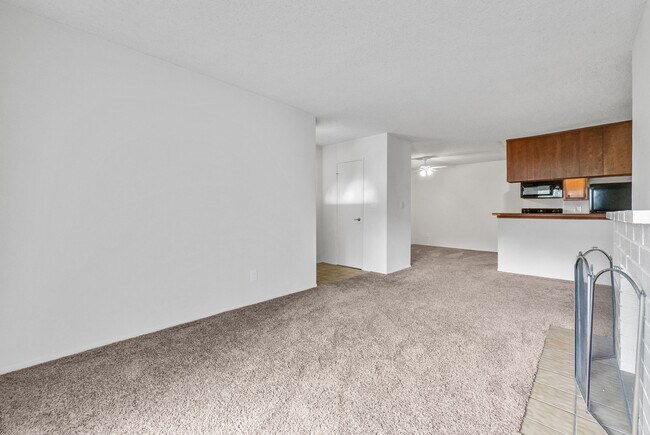 Living Room - 17552 Vandenberg Ln