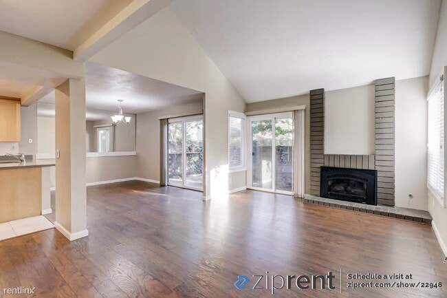 Building Photo - 2 br, 1.5 bath Condo - 3106 Luna Court, Sa...
