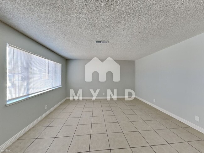 Building Photo - 4 br, 1.5 bath House - 893 W Carey Ave