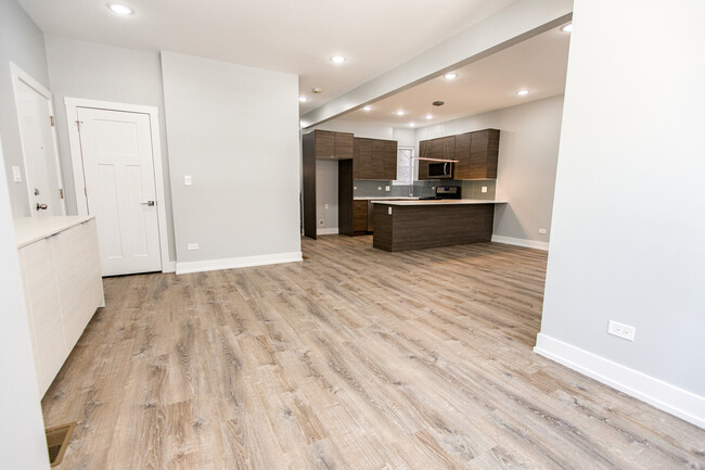 Foto del edificio - 5302 N Magnolia Ave