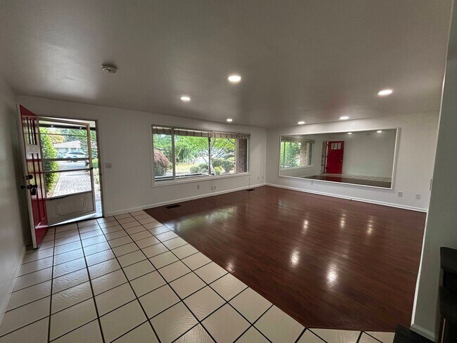 Foto del edificio - Charming Marysville Rambler-Style Duplex
