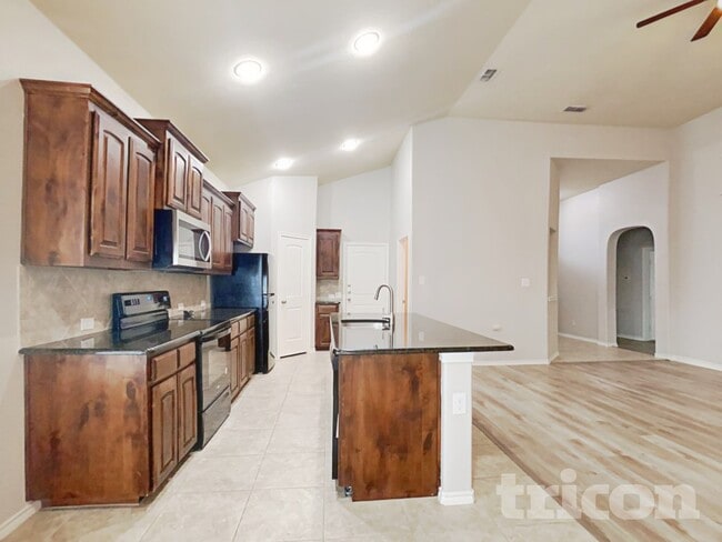 Building Photo - 1212 Ashley Dr