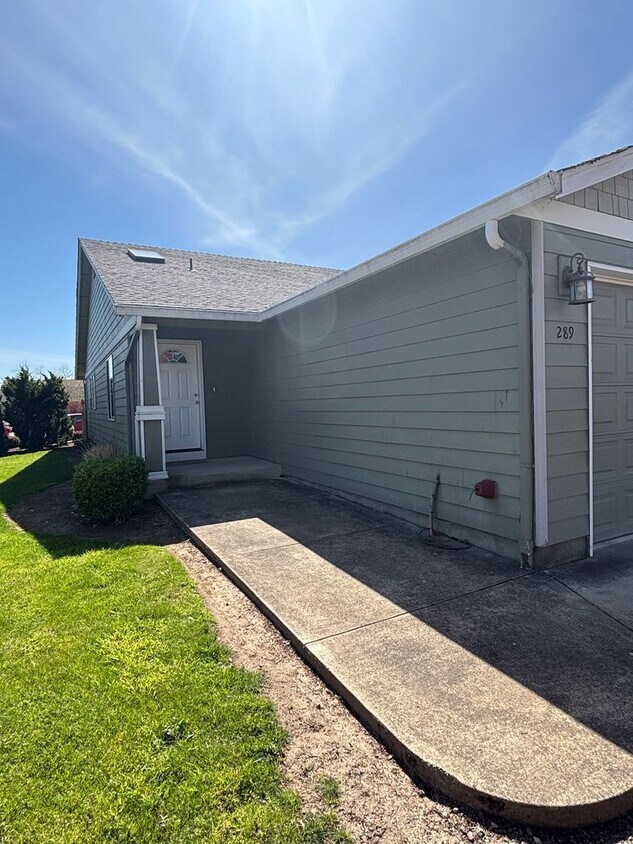 Foto del edificio - 287-289 Gwinn St Monmouth, OR 97351