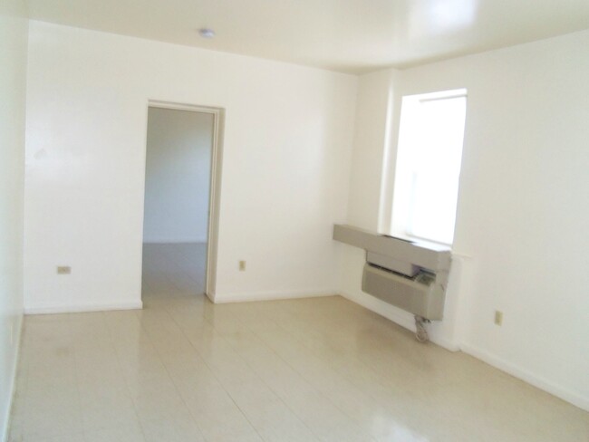 Building Photo - Palisades Apartments-NO AVAILIBILTY