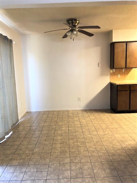 Dining Area - 2106 Zephyr Cir