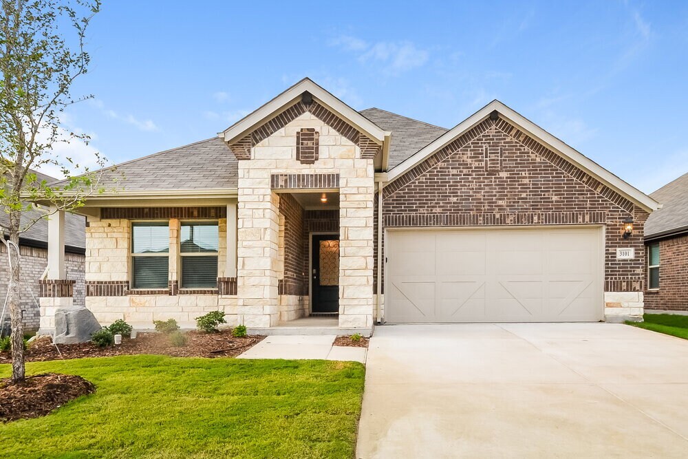 Primary Photo - 3101 Renaissance Dr