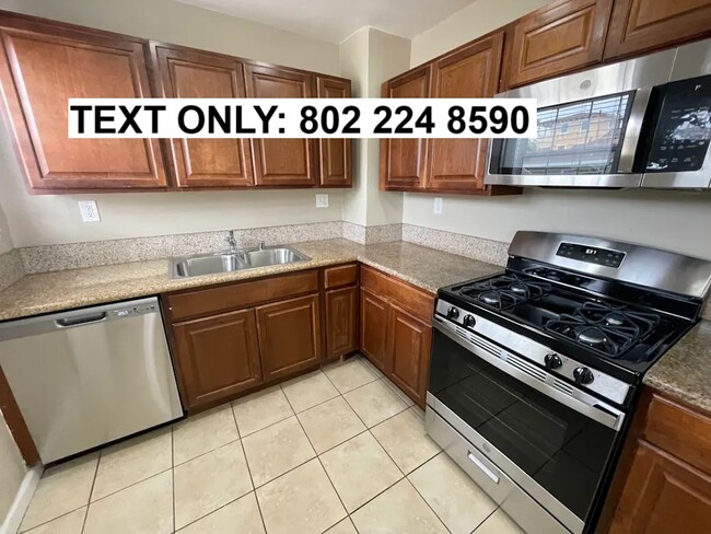 Building Photo - 1525 W 219th St