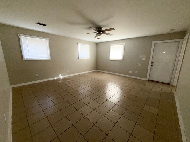 Foto del edificio - 300 Cedar St