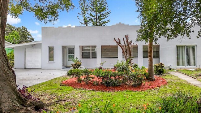 Foto del edificio - 6709 Orchard Dr N