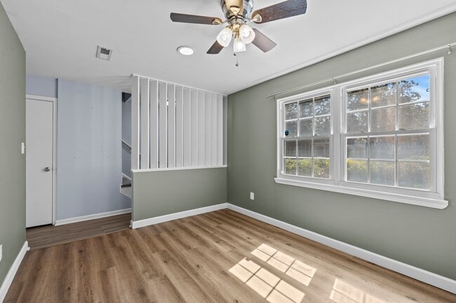 Building Photo - 8902 Hunter Ridge Dr