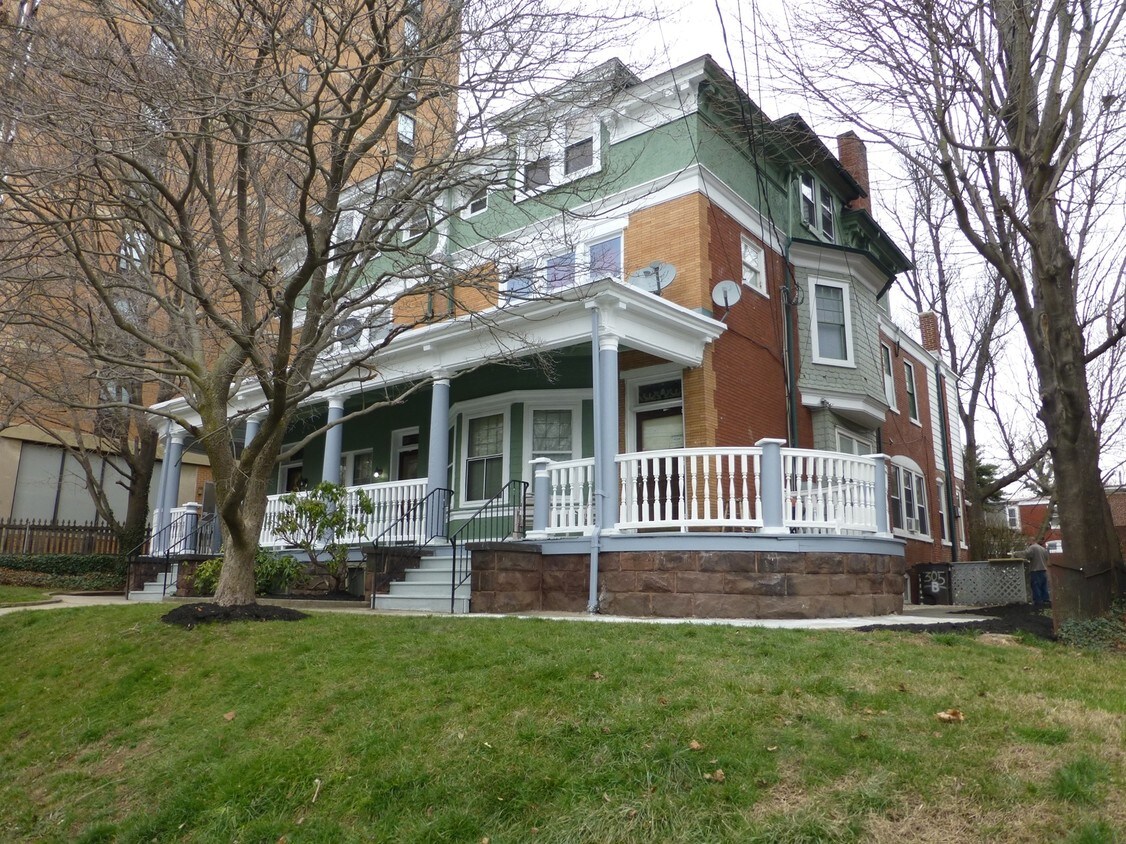 Primary Photo - 18th Street Apartments