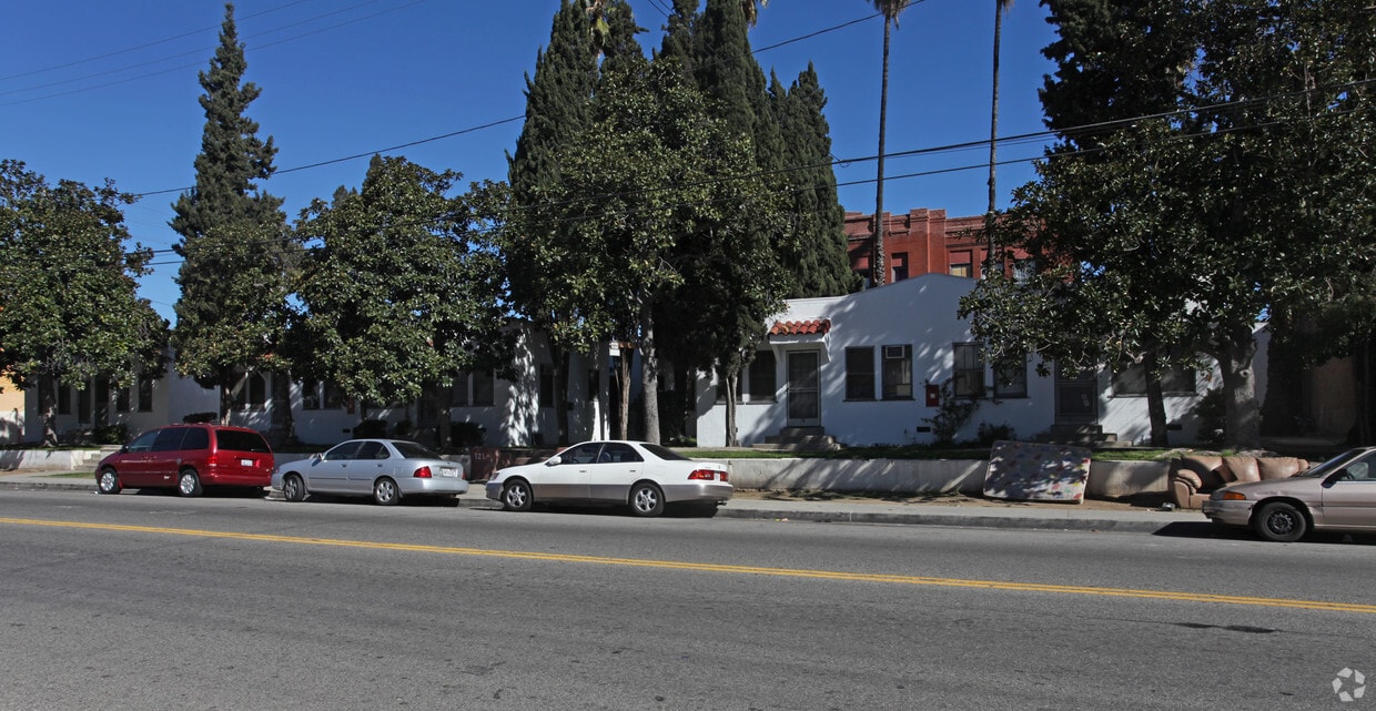 Building Photo - 121 N Avenue 50