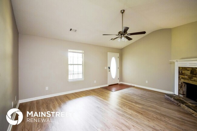 Building Photo - 120 Lakefront Dr
