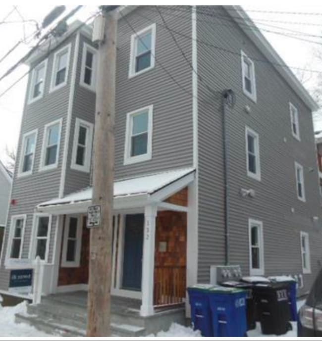Building Photo - 134 Heath St