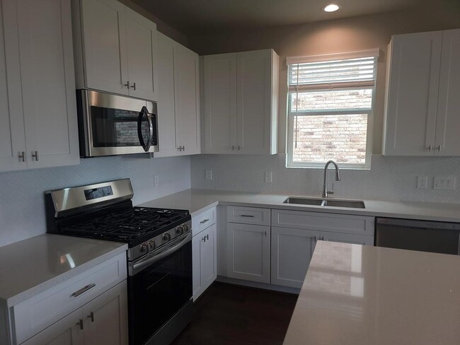 Foto del edificio - 1007 Tillman Ln