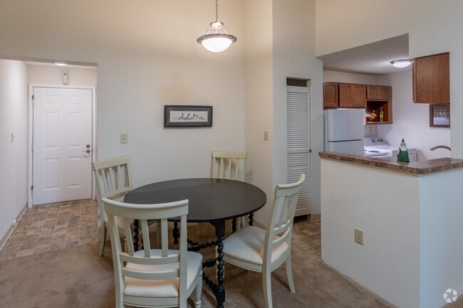 2BR, 2BA - 980 SF - Brandychase Apartments