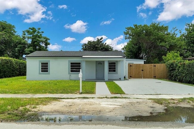 Building Photo - 14620 Tyler St