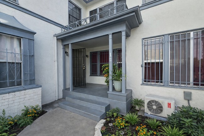 Foto del edificio - 2366 Venice Blvd.