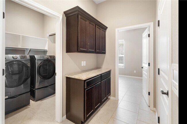 Foto del edificio - 2528 Kinnersley Ln