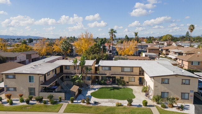 Building Photo - Covina Stewart Apts