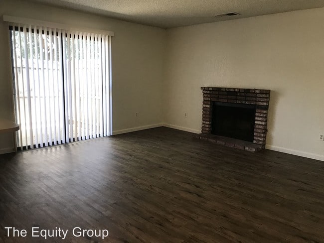 Building Photo - 3535-3535 S County Center Dr