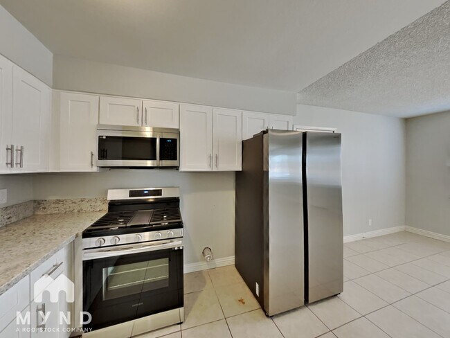 Foto del edificio - 893 W Carey Ave