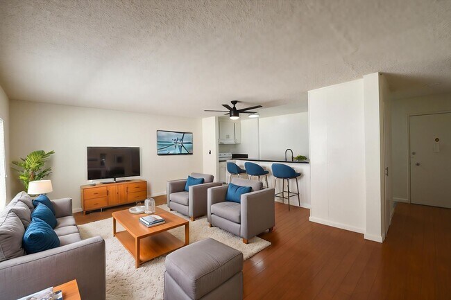 Building Photo - 4414 Woodman Ave