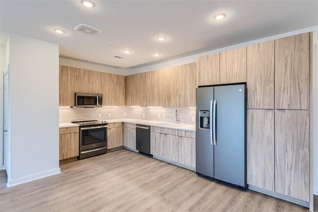 Building Photo - 4802 S Congress Ave