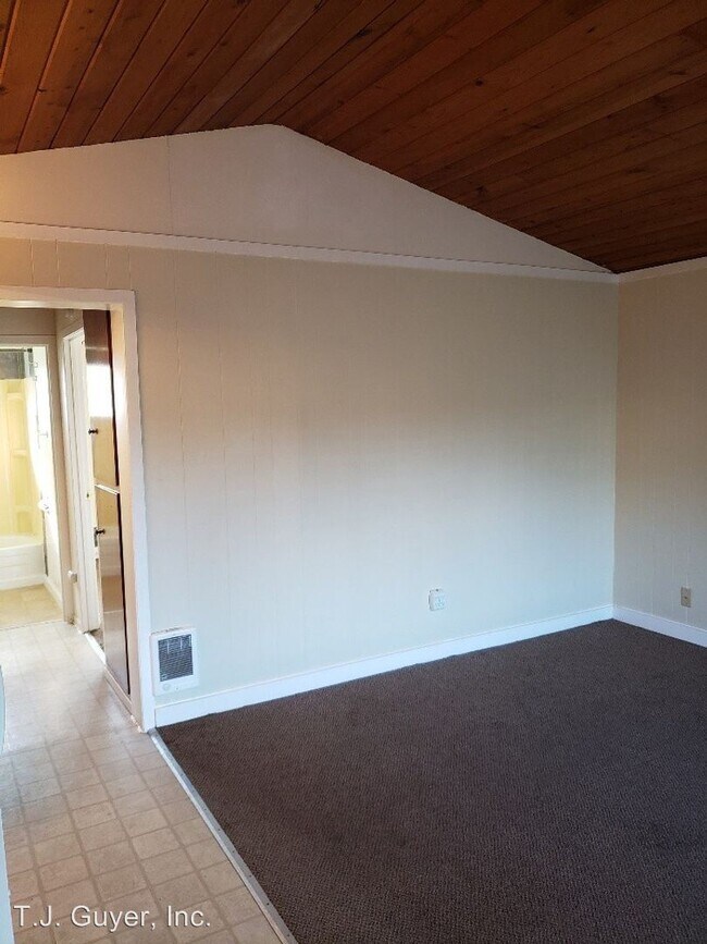 Building Photo - 105 Engle Dr