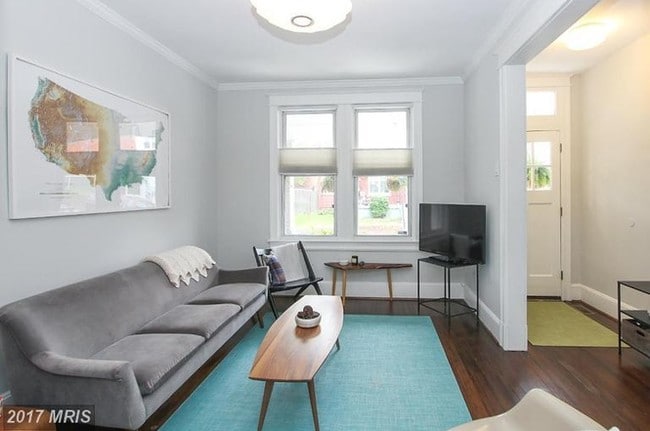 Building Photo - 521 Harvard St NW