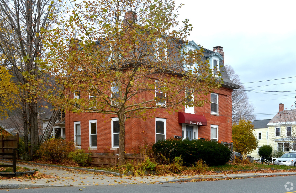 Building Photo - 16 Main St